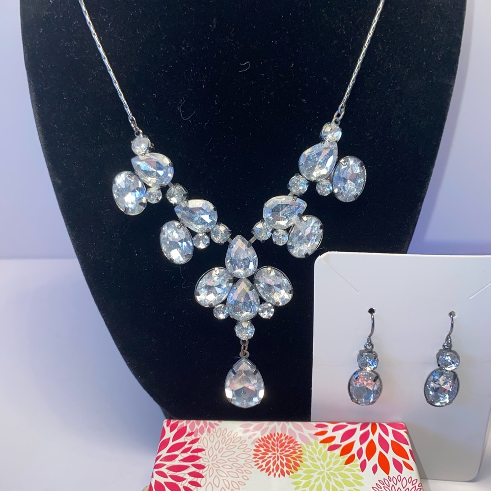 Premier Designs ‘Crystal Connection’ Necklace and Earrings - Picture 2 of 10